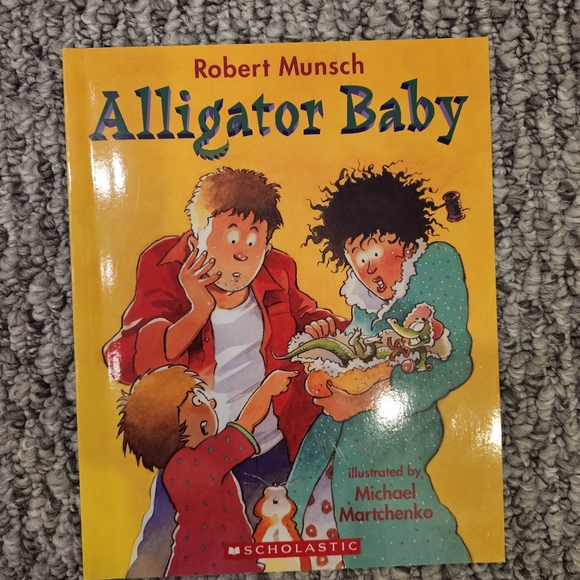 Robert Munsch kids story book bundle - Picture 8 of 13